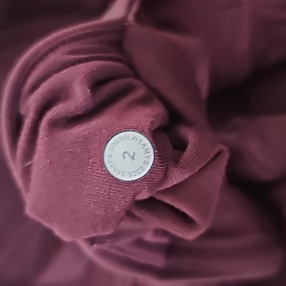 Lululemon Burgundy Cropped Leggings Sz 2 - Picture 7 of 8